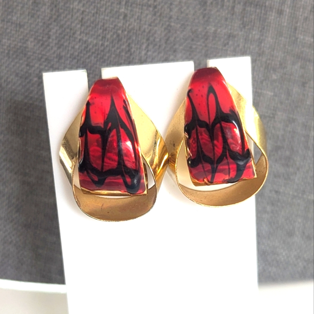 Vintage 80s Modernist Gold Tone Geometric Enamel Swirl Abstract Post Earrings